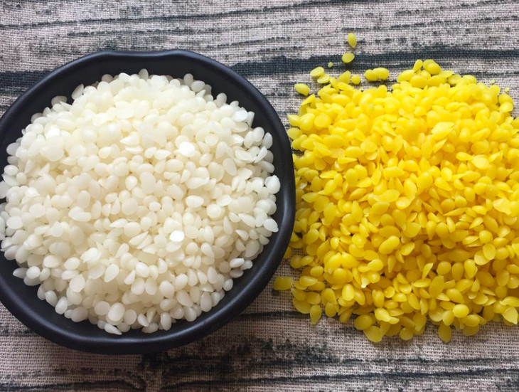 Anti Oxidation FDA Organic Beeswax Pellets Without Pesticides For Salves Balms