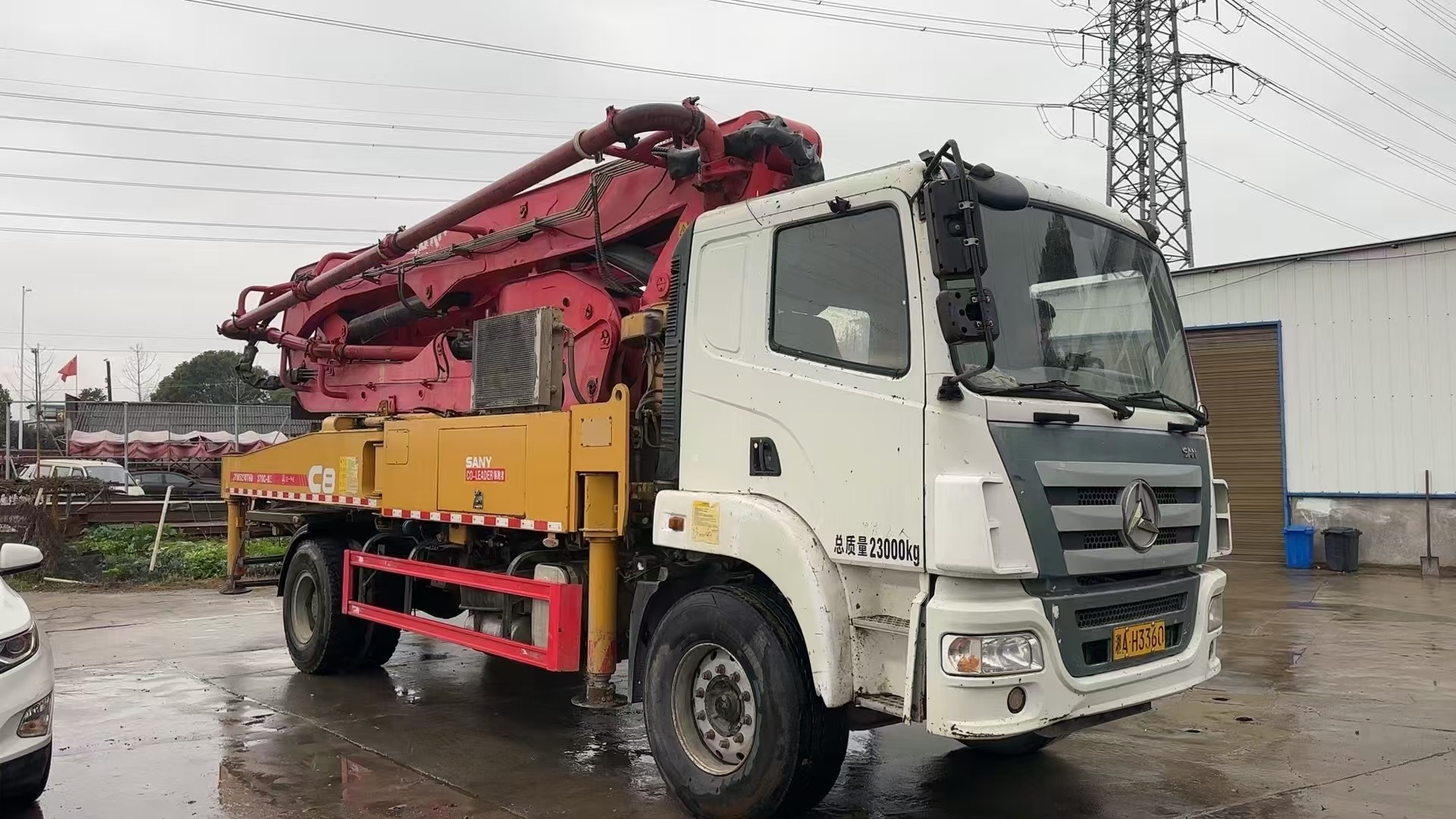 Sany high performance used 62m concrete pump truck suitable for large building construction