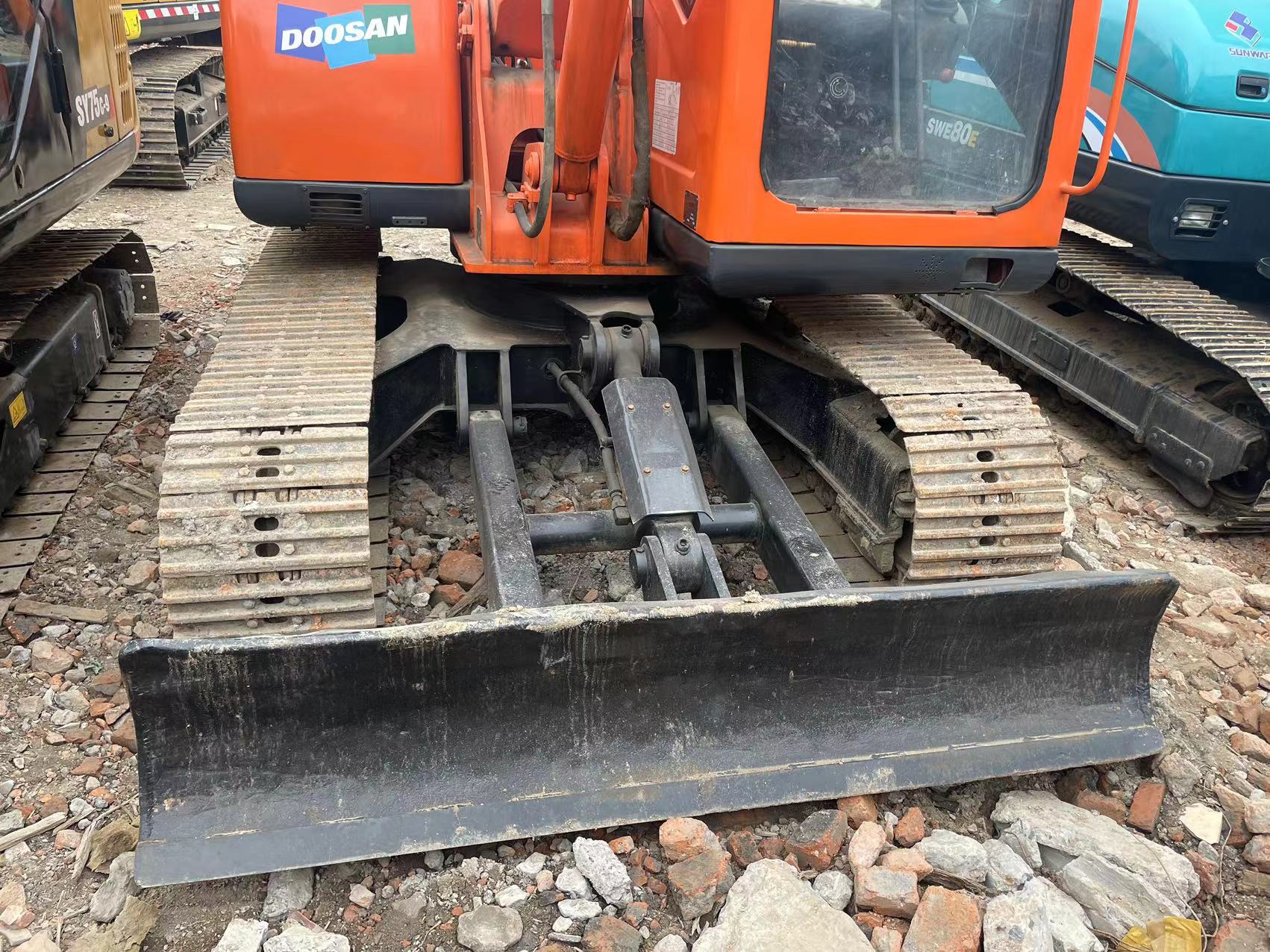 Original Paint Crawler Excavator Second Hand DOOSAN DX75 7.6 Ton