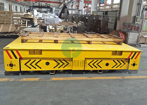 Self-loading steerable battery transfer trolleys to the in-plant railway carriages transport