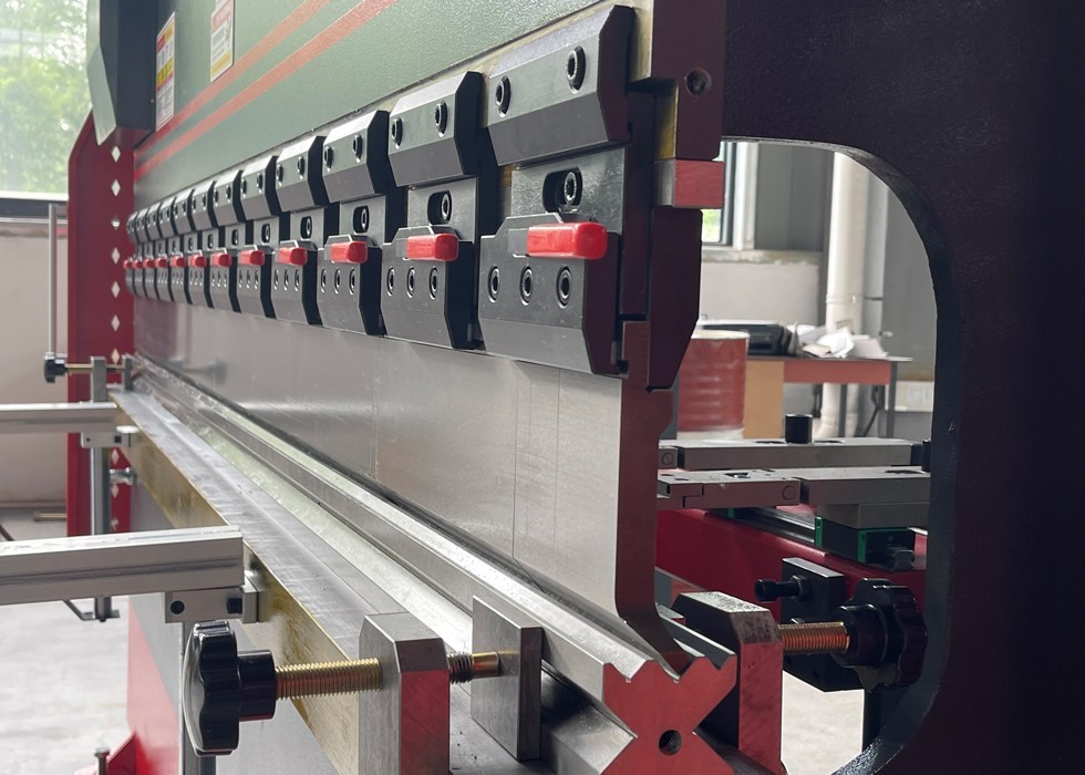 W67K-63T2500 Tp10s Controller Hydraulic Press Brakes 3mm Carbon Steel/1.5mm Stainless Steel
