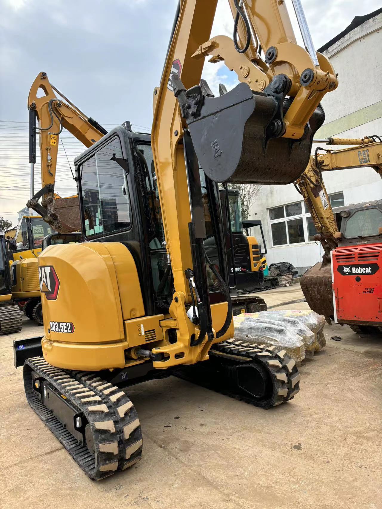 303.5 Caterpillar Japan Mini Digger Excavator 304c 306 307 308 303 Moving Type Crawler