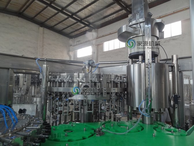 Carbonated Drink Automatic Glass Bottle Filling Machine 8000BPH with Crown Cap