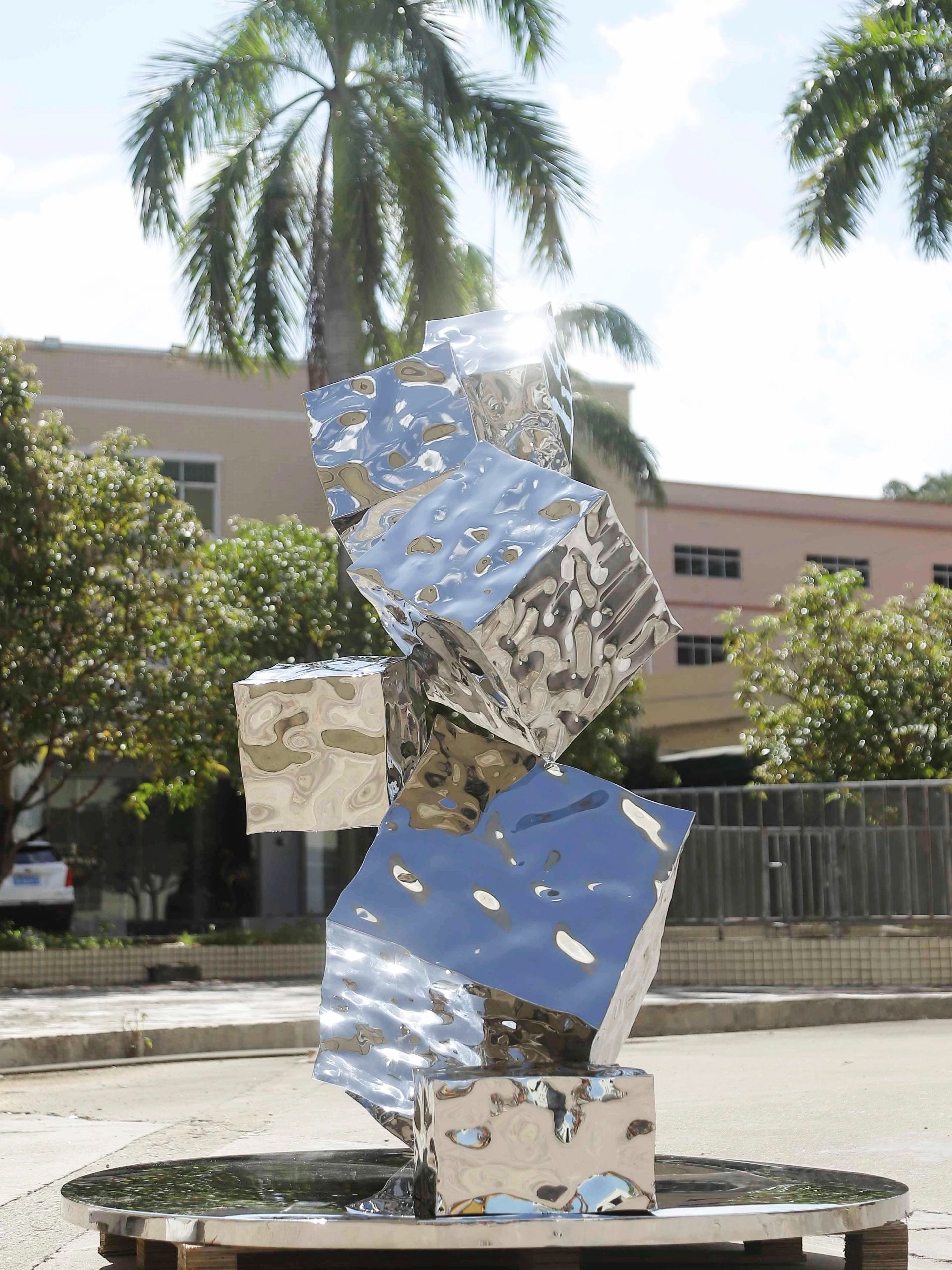 Silver color Hotel Lobby Sculpture Geometric Water Waves Three Dimensional Rubik'S Cube Sculpture
