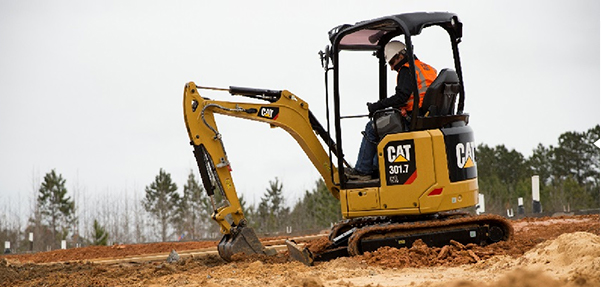 Caterpillar 310 Mini Hydraulic Crawler Excavator with Log Clamp and Eaton Hydraulic Pump