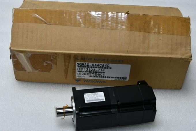 New Yaskawa SGMAS-04ACA4C 400W 200V AC Servo Motor 3000 RPM .55" Shaft Diameter 0