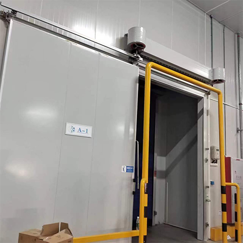 Electric Sliding Cold Storage Door 150mm 200mm For Food Processing Facilities