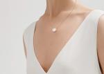 0.05ct Diamond And Mother Of Pearl Circle Pendant 18k Rose Gold material OEM