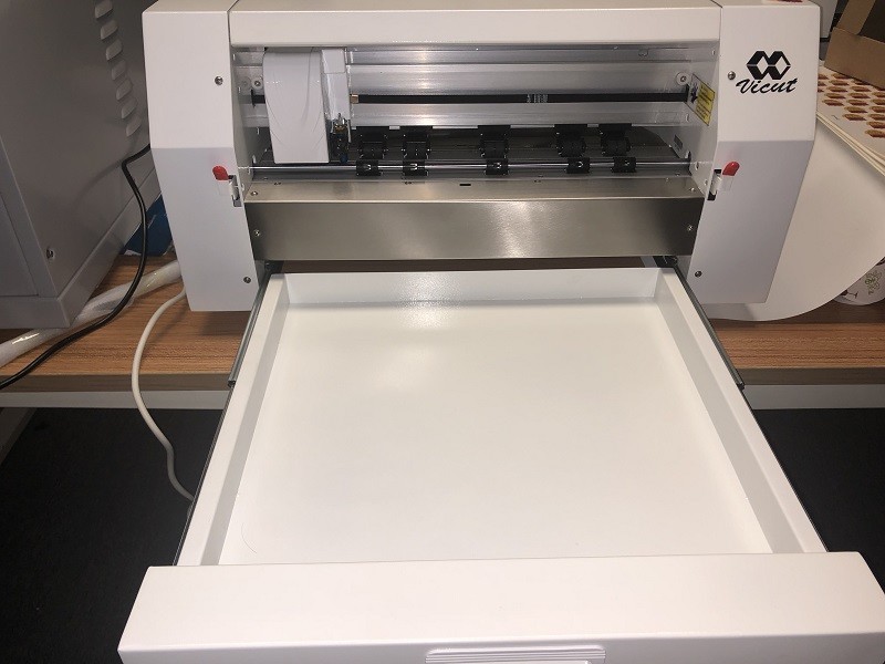 Business Commercial Sticker Label Cutting Machine Easy To Operate