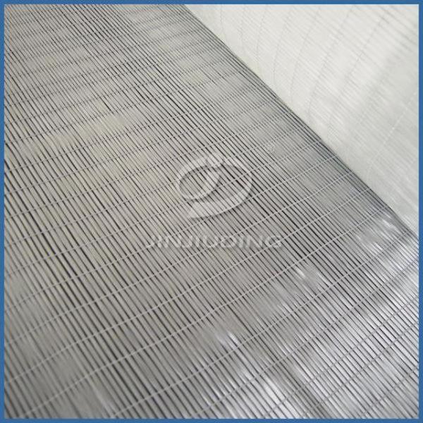 UD fabric made as 90 degree direction. The majority rovings run in one direction