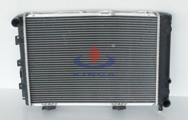High cooling efficiency auto repair radiator Of BENZ W124 / 200D / 250 TD 1984