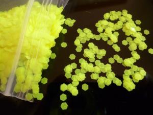 China 1KG 1/10 Neon Yellow Glitter Powder 2.5mm Nail art Flakes Manufactuer on sale