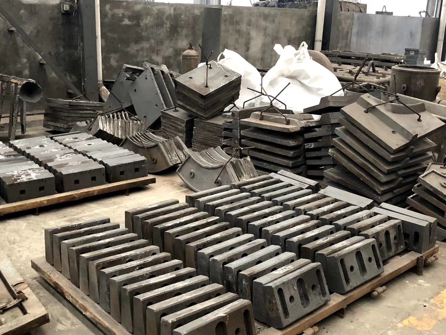 Limestone impact crusher impactor Hammer blow bar Spare Parts