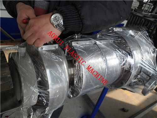 50HZ speedy Twin Screw Extruder / Advanced Plastic Pipe Extrusion Line