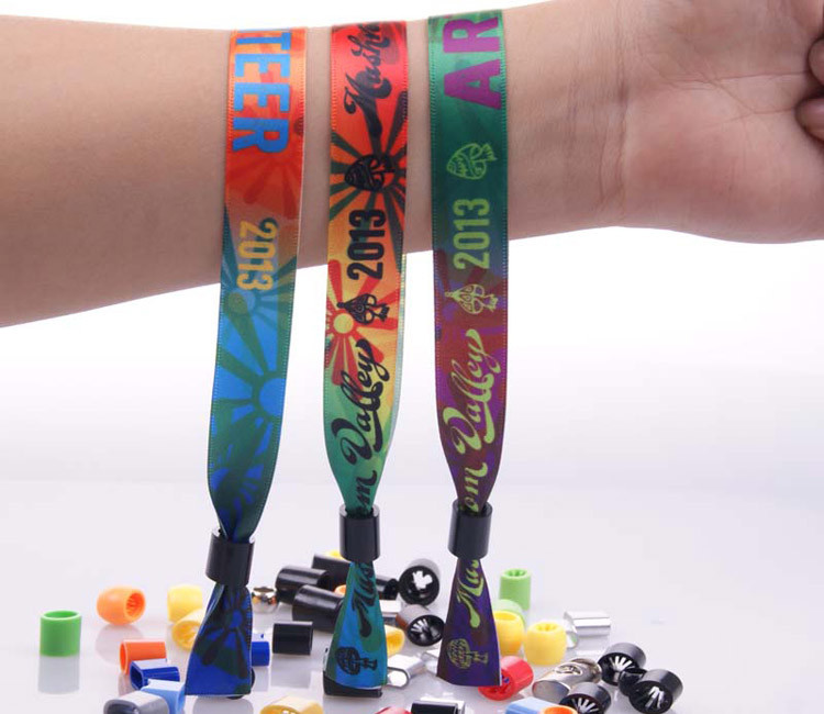Beautiful Different Color Custom Wrist Band For Club / Bar / Concert