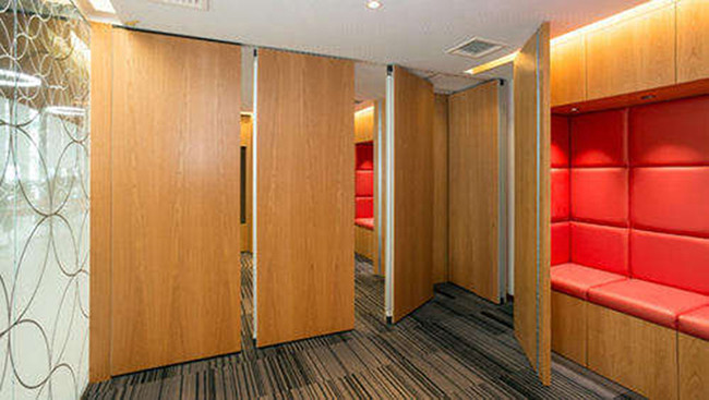 Custom Hotel Movable Partition Wall Door Wood Surface Sound Insulation
