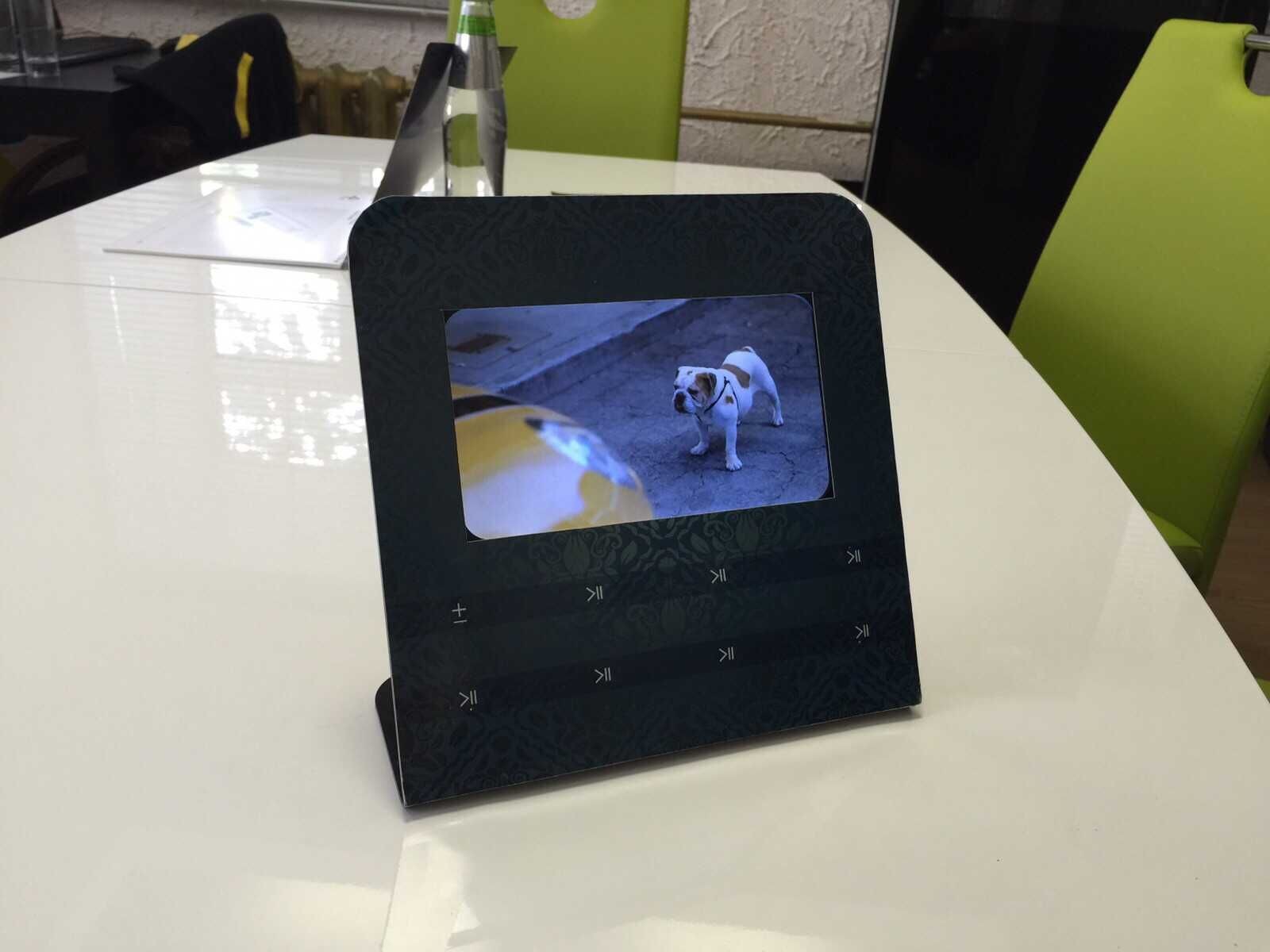 VIF Unique 7 Inch LCD Screen Acrylic Stand Display Brochure Video For Shows
