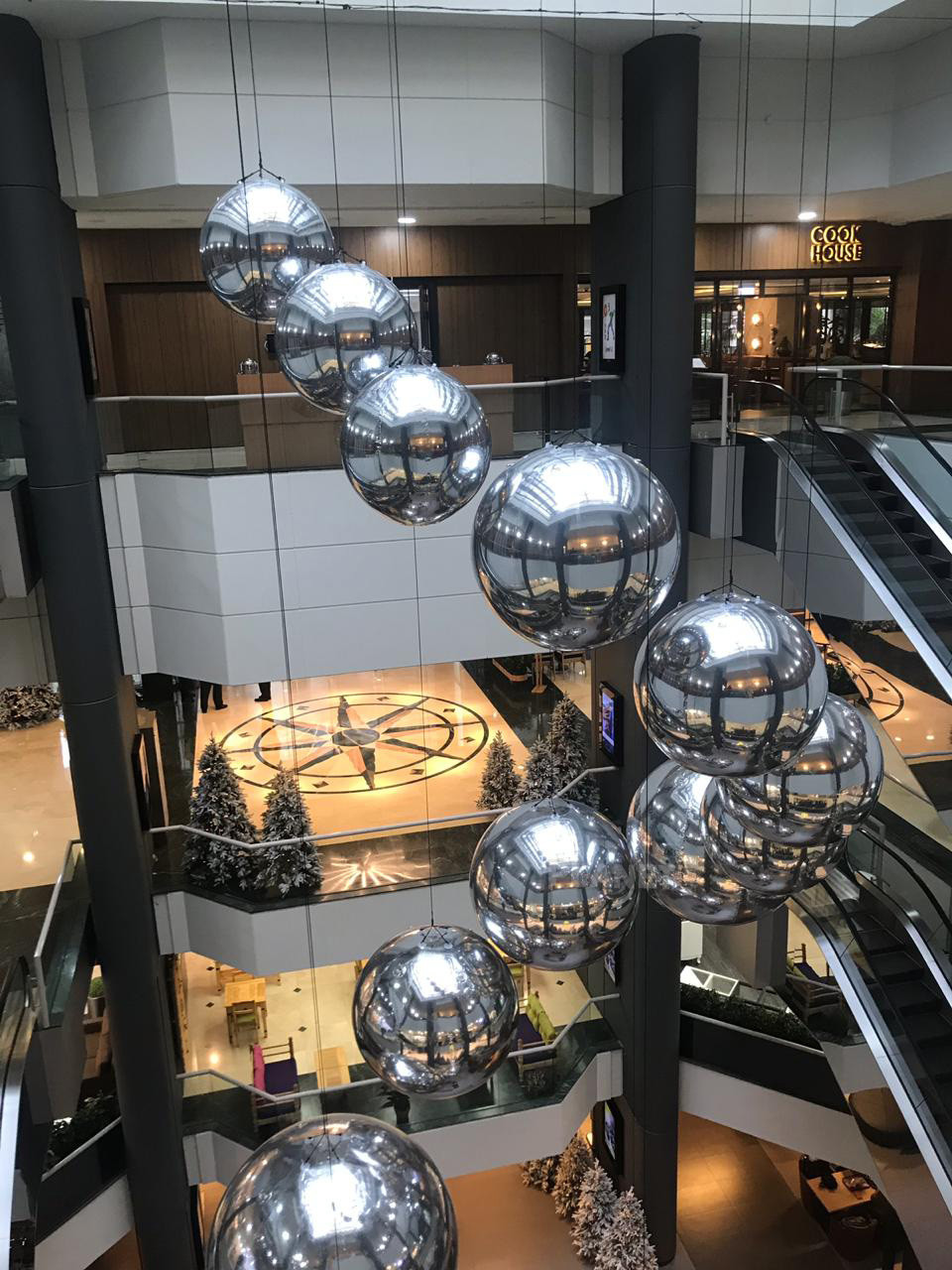 Custom Silver Hanging Reflective Inflatable Mirror Balloon Decorative Ball