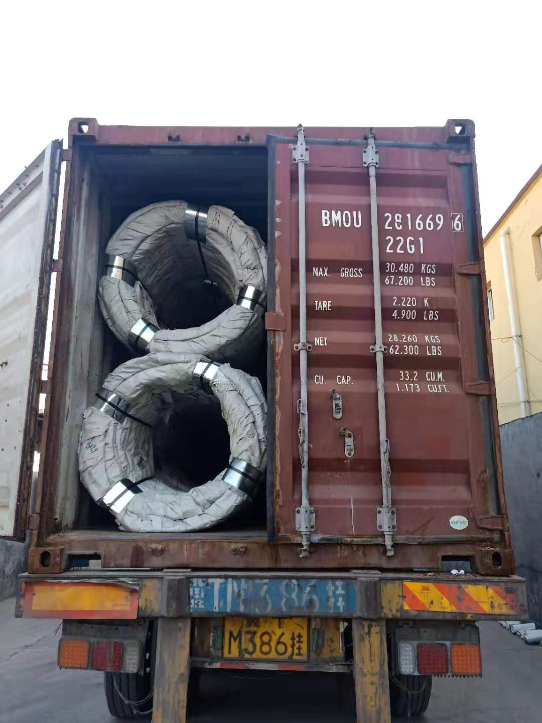 loading razor wire mesh
