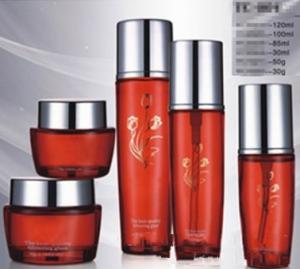 Wholesale Off-the-shelf preferred creative cosmetics special small black glass bottle 15g emulsion essence bottle from china suppliers
