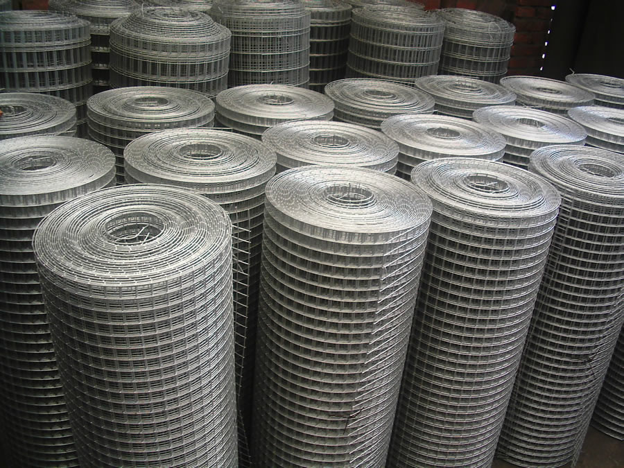Galvanized / PVC Coated Welded Wire Mesh 19 Gauge 0.5-2m Width For Protecting