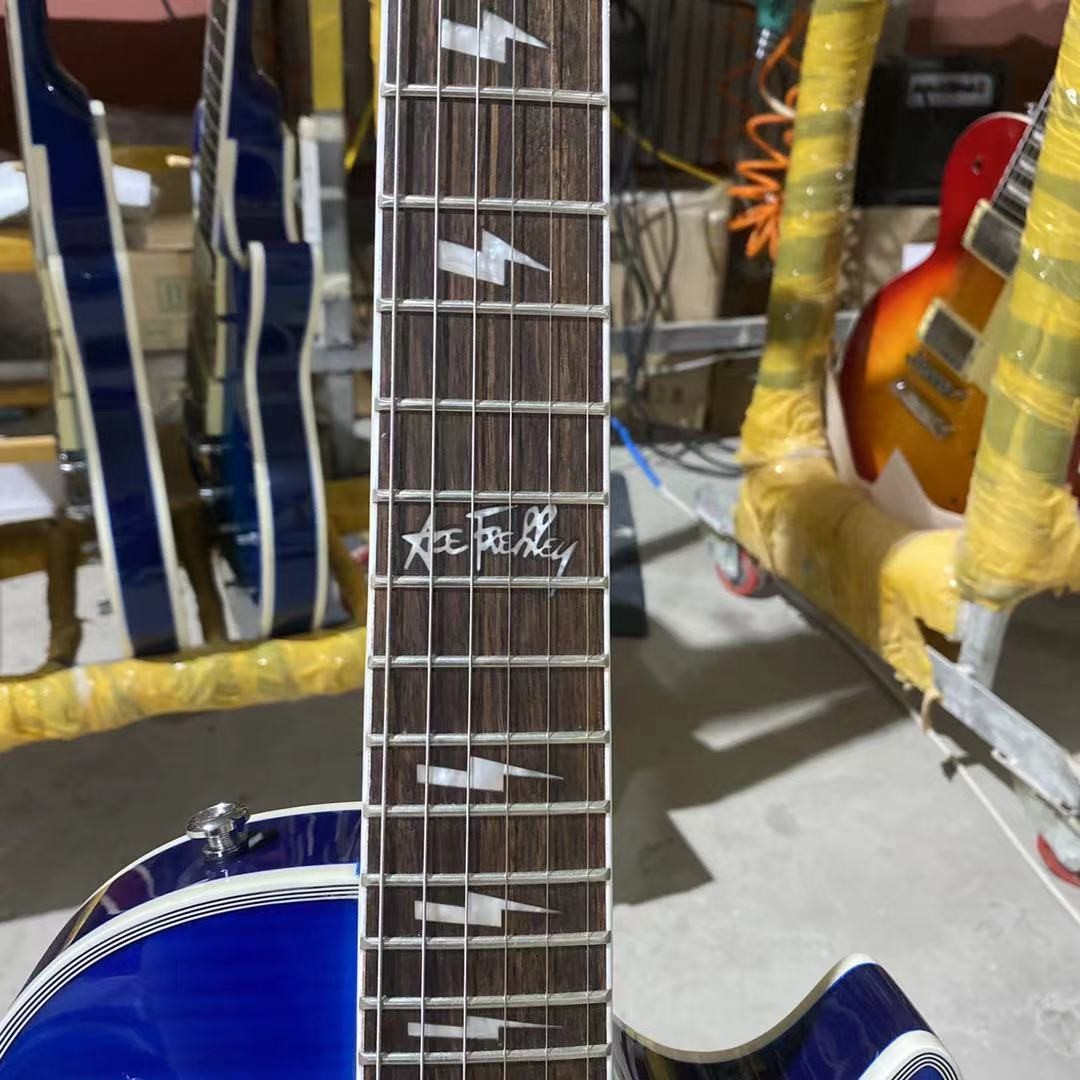 Custom LP Style Ace Frehley Hummbucker Pickups Electric Guitar with Rosewood Fingerboard Mahogany Body Blue Color Accept