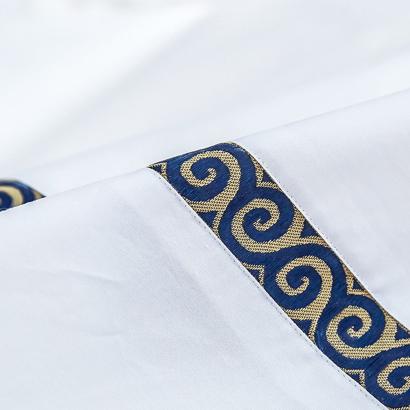 White Custom Hotel Bedding Sets Embroidered Logo Bed Linen Durable For Adult