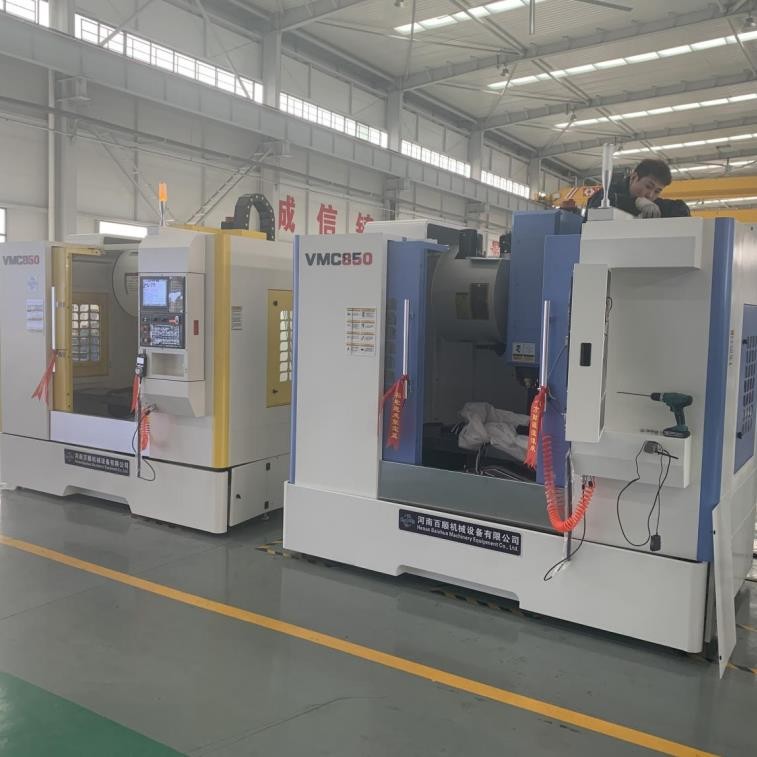 VMC650 Universal Cnc Machine Tool Vertical Milling Machine Center