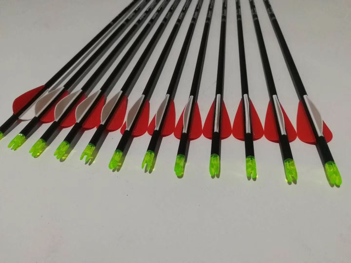 ID.300"(7.62mm) Standard Size Straightness .001" ,Vanes Fletched Tackler Crossbow Bolts for turkey and deer hunting