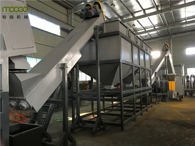 Semi Automatic Plastic Film Recycling Machine Mulching HDPE Waste