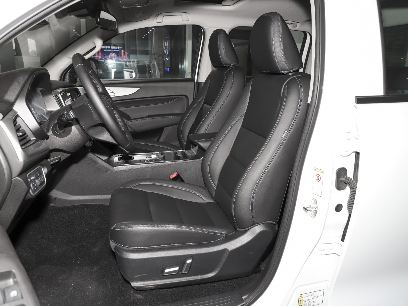 China's sales king GWM electric pickup truck Cannon EV four-door five-seater driving range of 405KM EV pickup truck