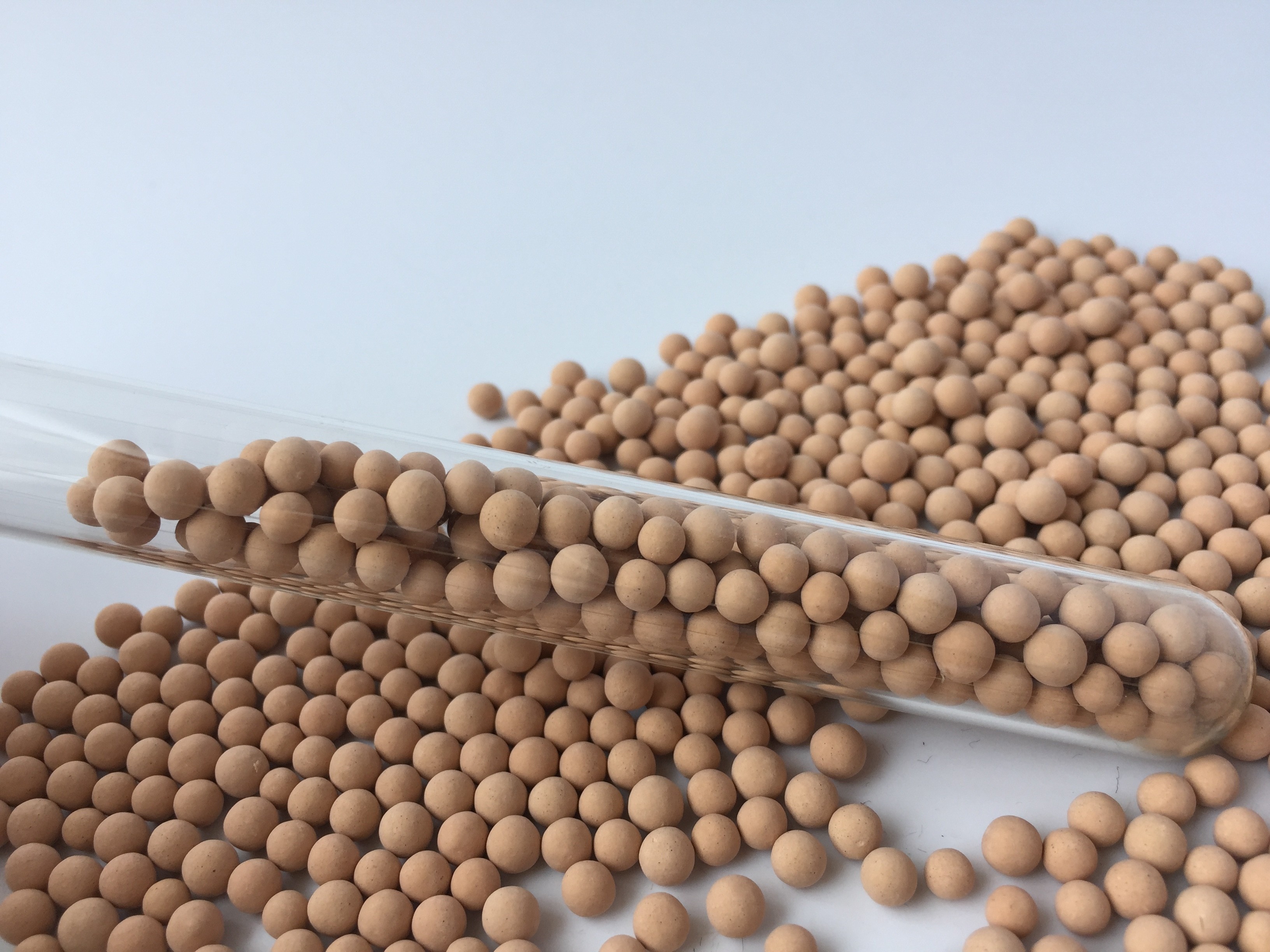 Spherical Particle 4A Molecular Sieve Desiccant SGS REACH Certified 3.0 - 5.0mm