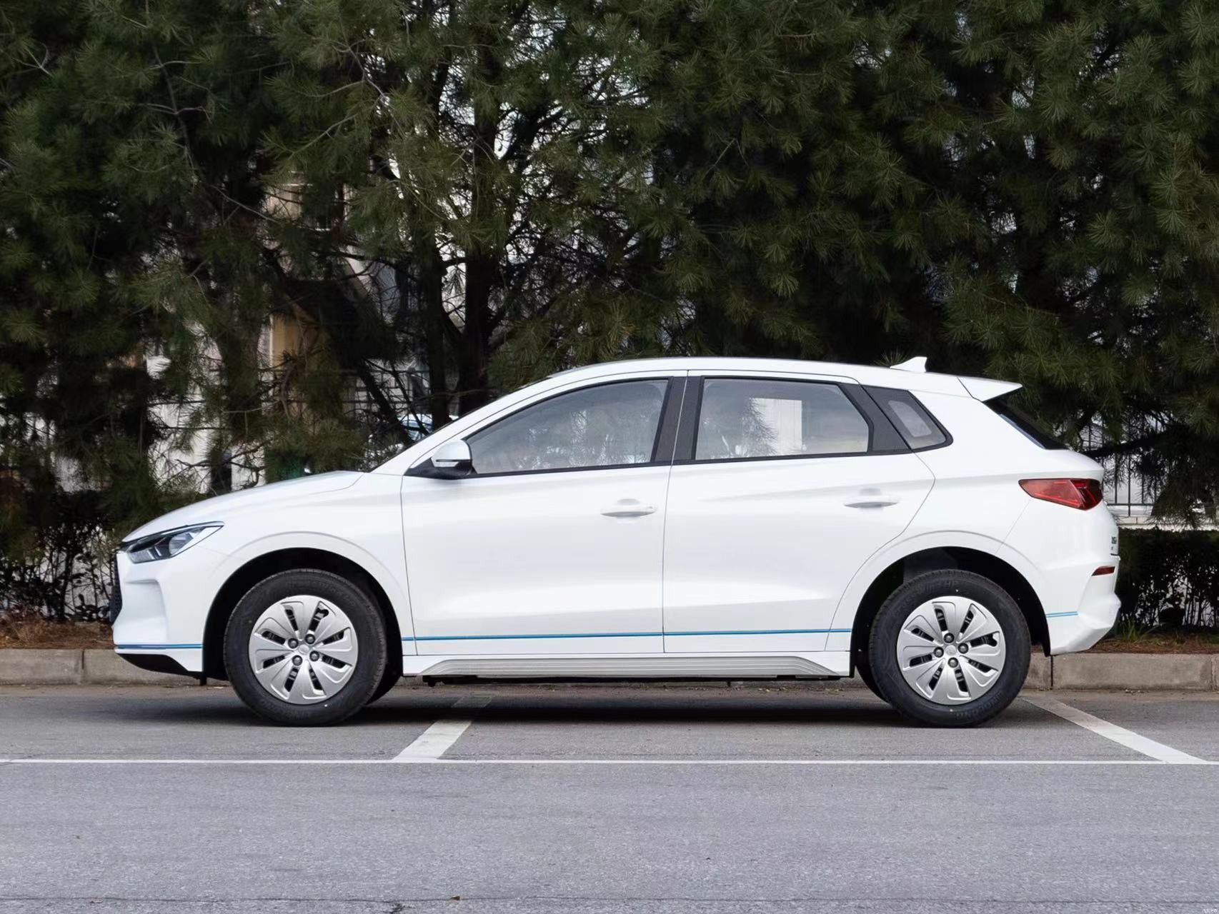 BYD E2 Ev Compact Suv Car 5 Seats Battery Range 401km New 2WD