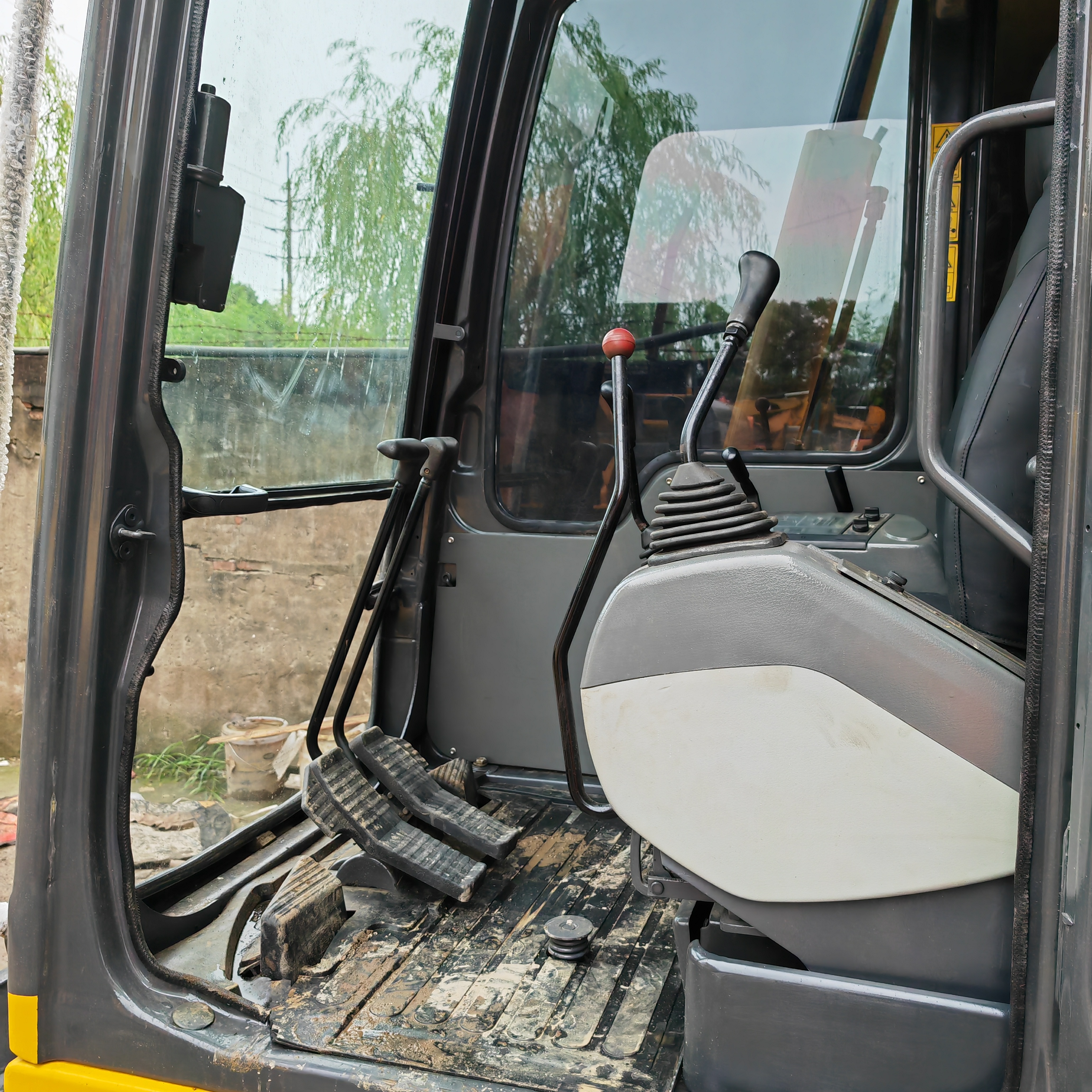 Yellow Mini Used Excavator 6T Second Hand Komatsu Pc60 Original Color