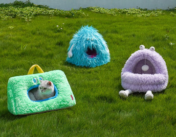 cat bed with roof