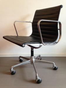 Wholesale Multi Function Aluminum Group Executive Chair Modern Style With Five Nylon Caster from china suppliers