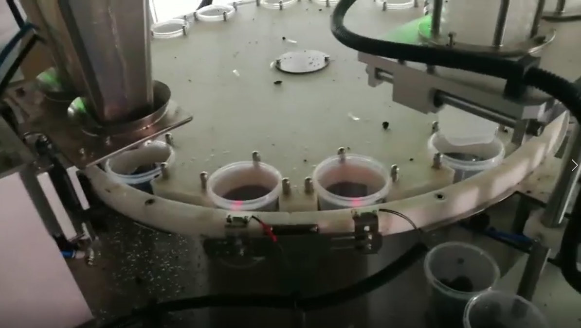 SS316 Automatic Filling Machine Chocolate Ball Weighing And Reloading Cup Code Detection System