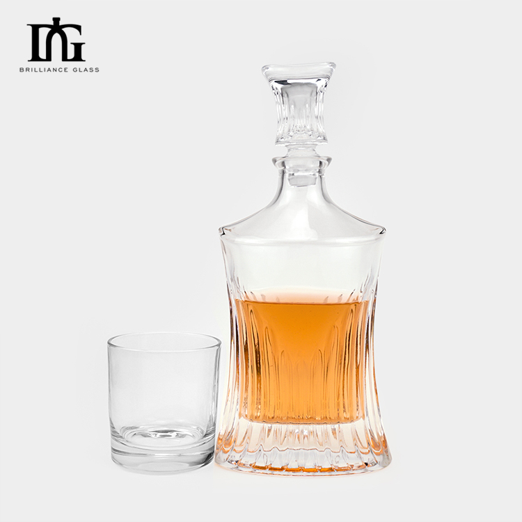 Customized Logo 700 ml Whisky Bourbon Gin Bottle with Fancy Wine Glass Bottle Design