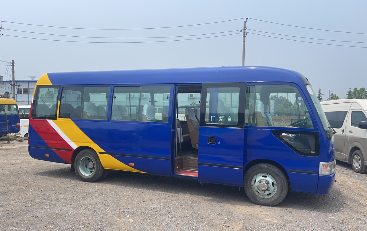 Used Diesel 30 Seater Toyota Coaster Bus in Good Condition for Public Transportation