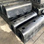 NBR/NR Rubber D Type Fenders Black Color Tear Resistance Bumper Dock Port Wharf