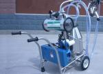 220V Removable Aluminum Bucket Mobile Milking Machine For Cow / Goat / Sheep