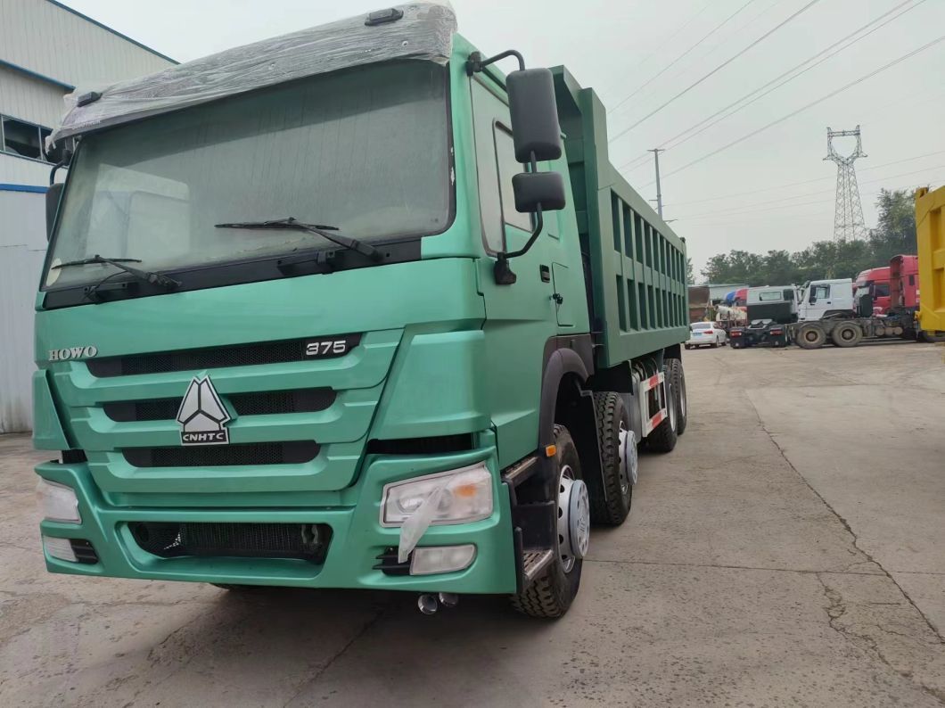 Sinotruk HOWO 8&times; 4 12 Wheels Dump Truck Secondhand Truck Green Color.