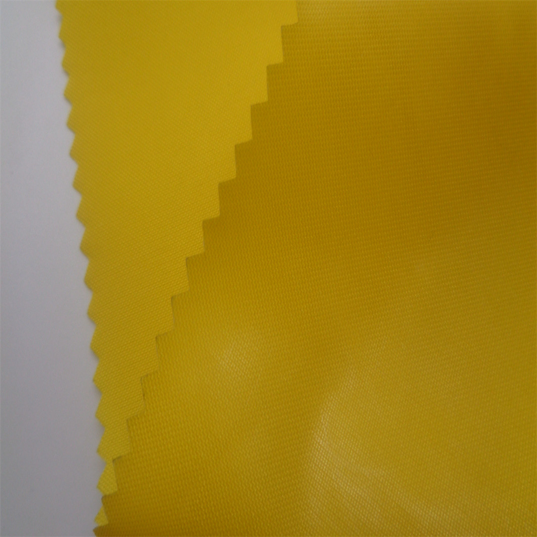 300DX300D 100 Polyester Oxford Fabric 150cm 220gsm Fire Resistant