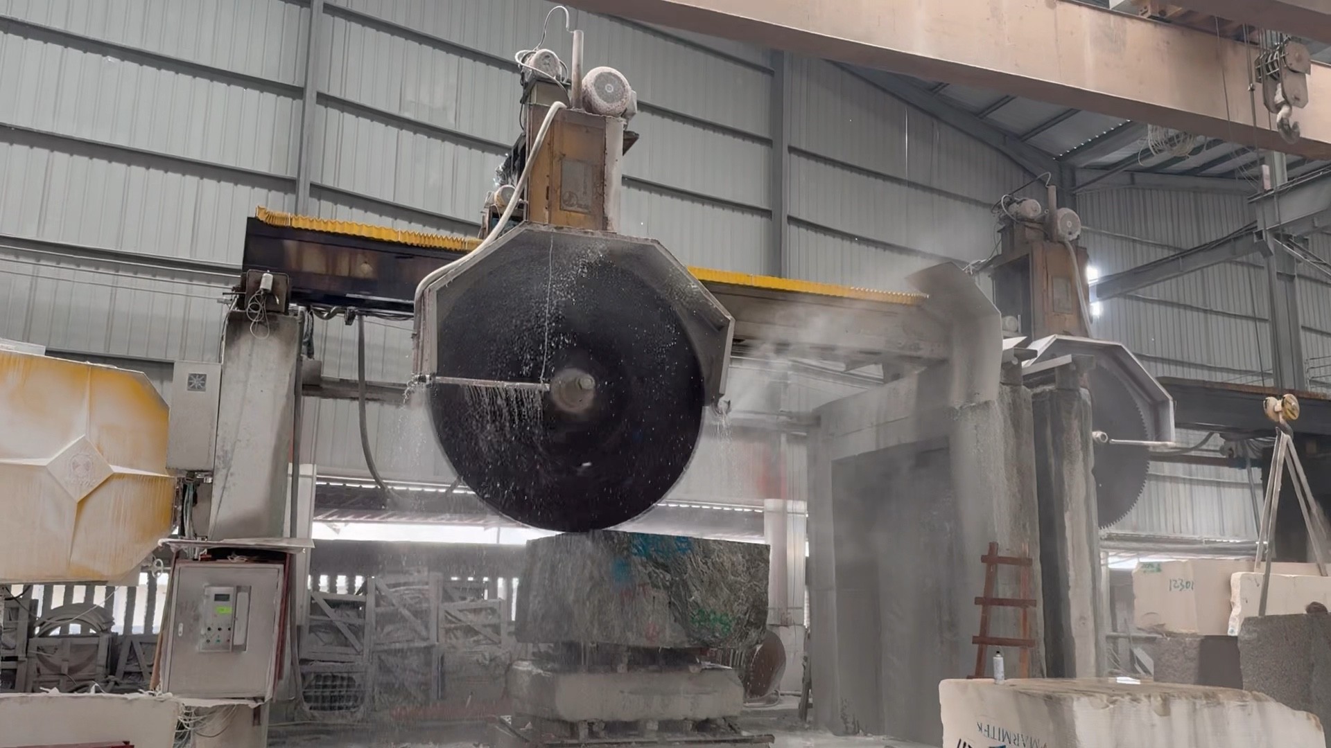 Max Blade Diameter 2500mm/2800mm Bridge Saw Cutting Machine For Accurate And Stone Processing