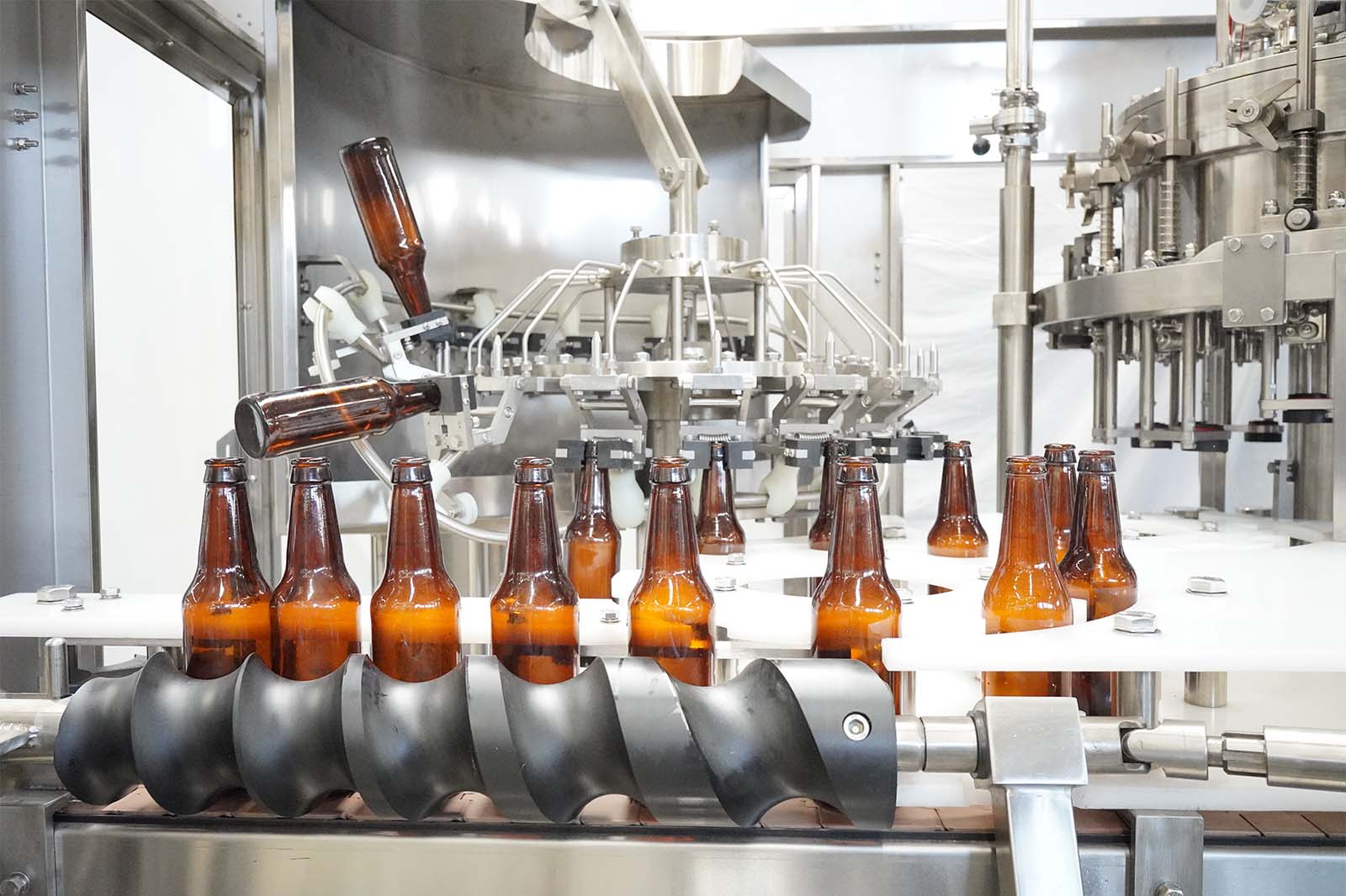 380V Beer Bottle Filling And Capping Machine SS304 2500 KG