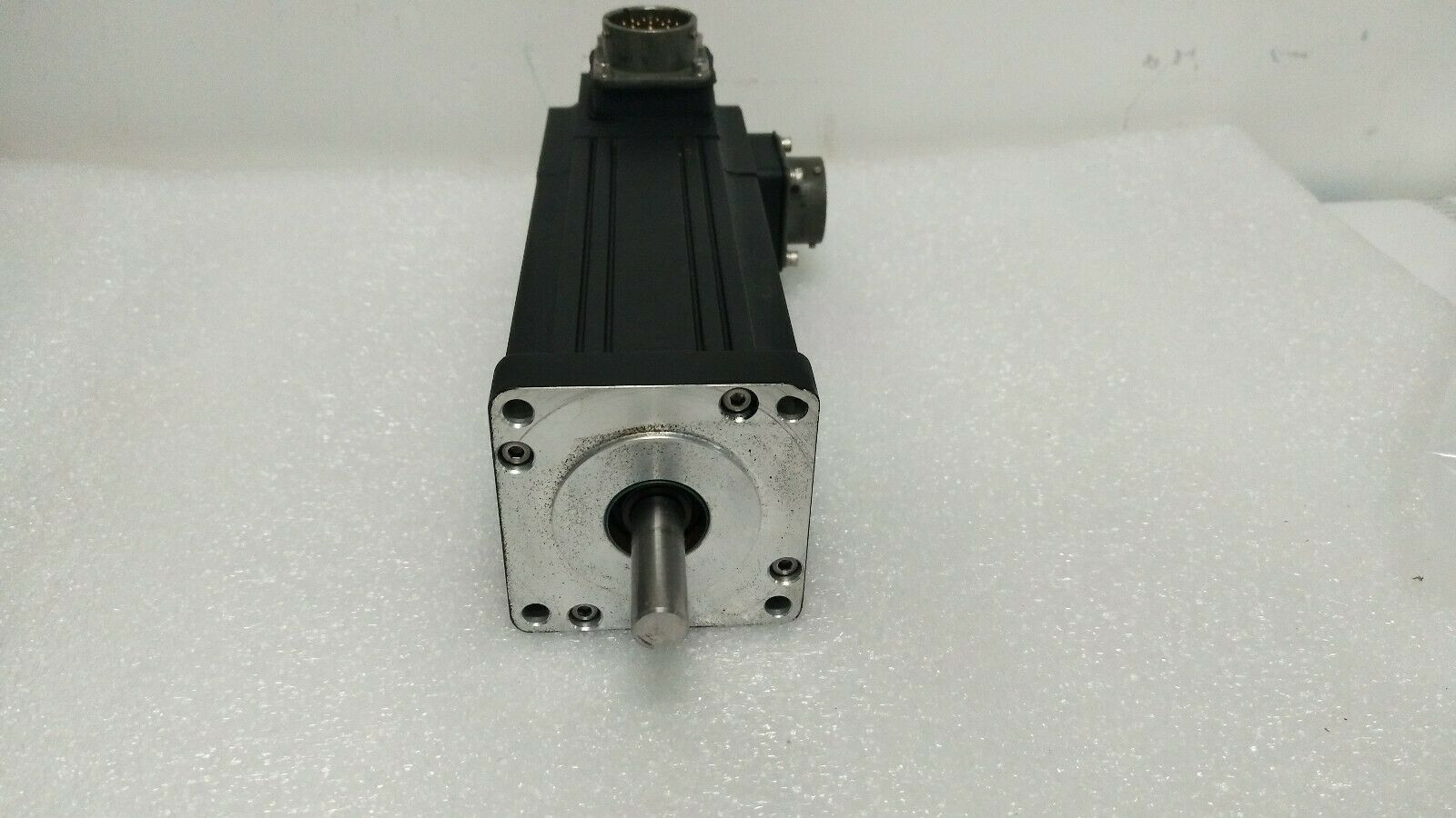 MGE-316-CBNS-0000 MG SERVO MOTOR 230 VAC 3" FRAME 24 VDC BRAKE
