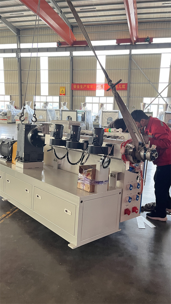 Plastic Single Screw Extruder Reinforced Flexible PVC Duct Production Line