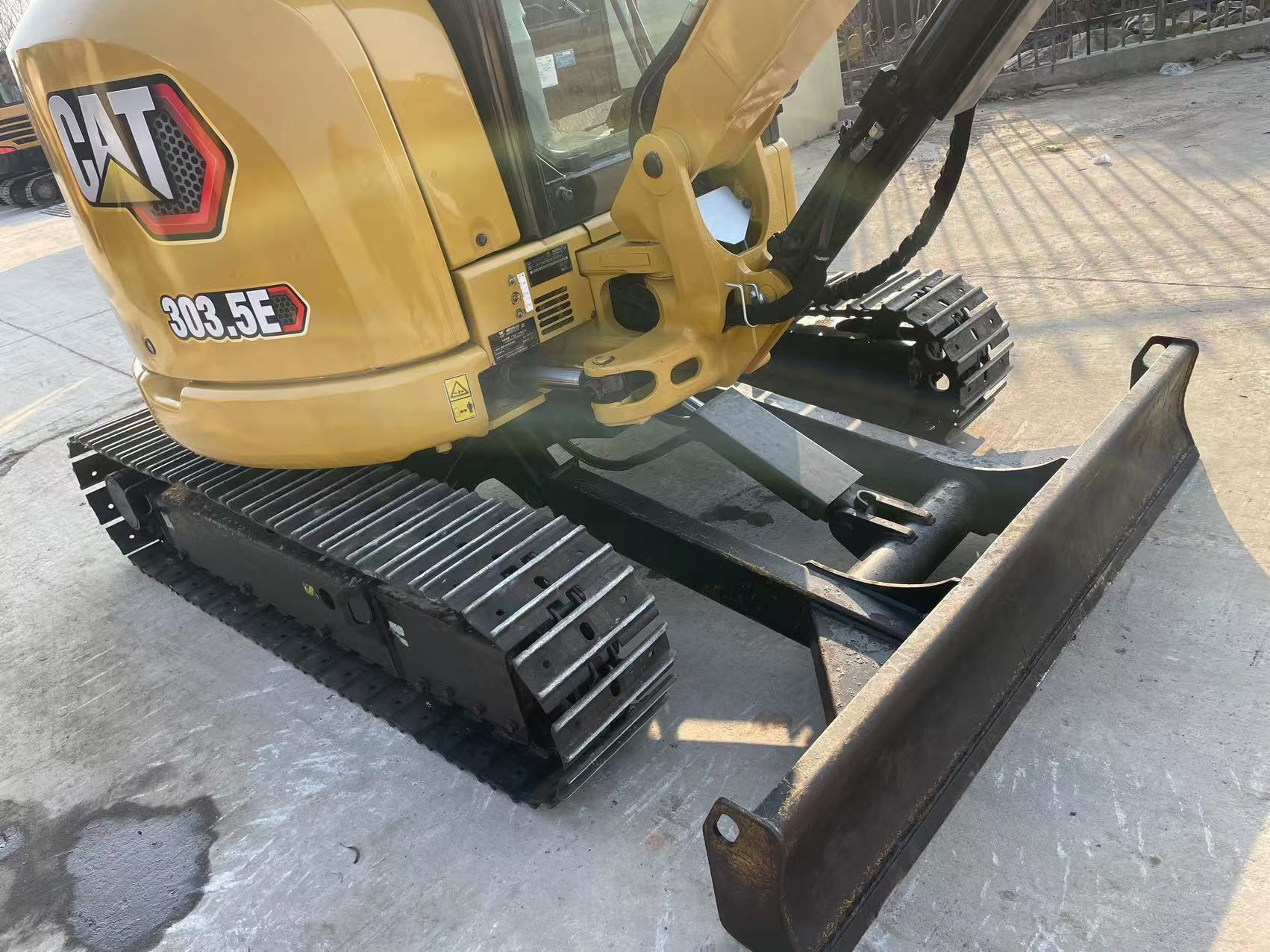Mini Caterpillar 303.5 Used CAT 3ton Excavators Track Diggers Original Engine