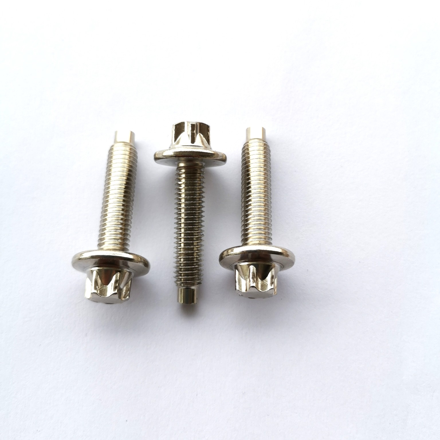 M8X36 Aluminum Screw With Flange For BMW Water Tank 