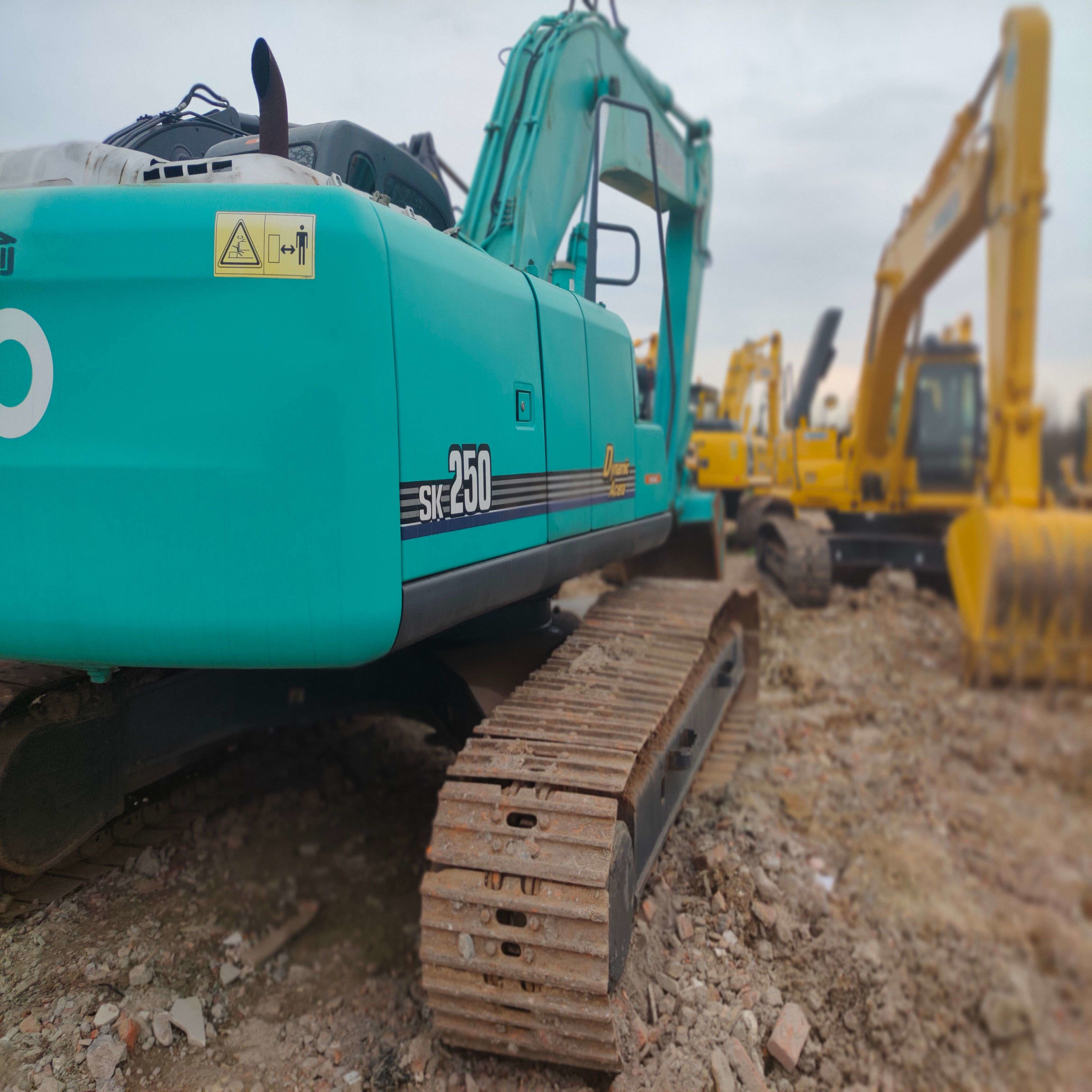 Used Kobelco Digger SK250-8 Secondhand 25ton Medium Type Crawler Excavator